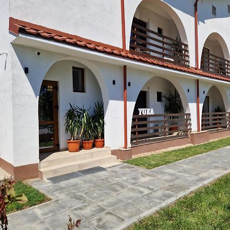 Hotel Yuka Vama Veche Esterno foto