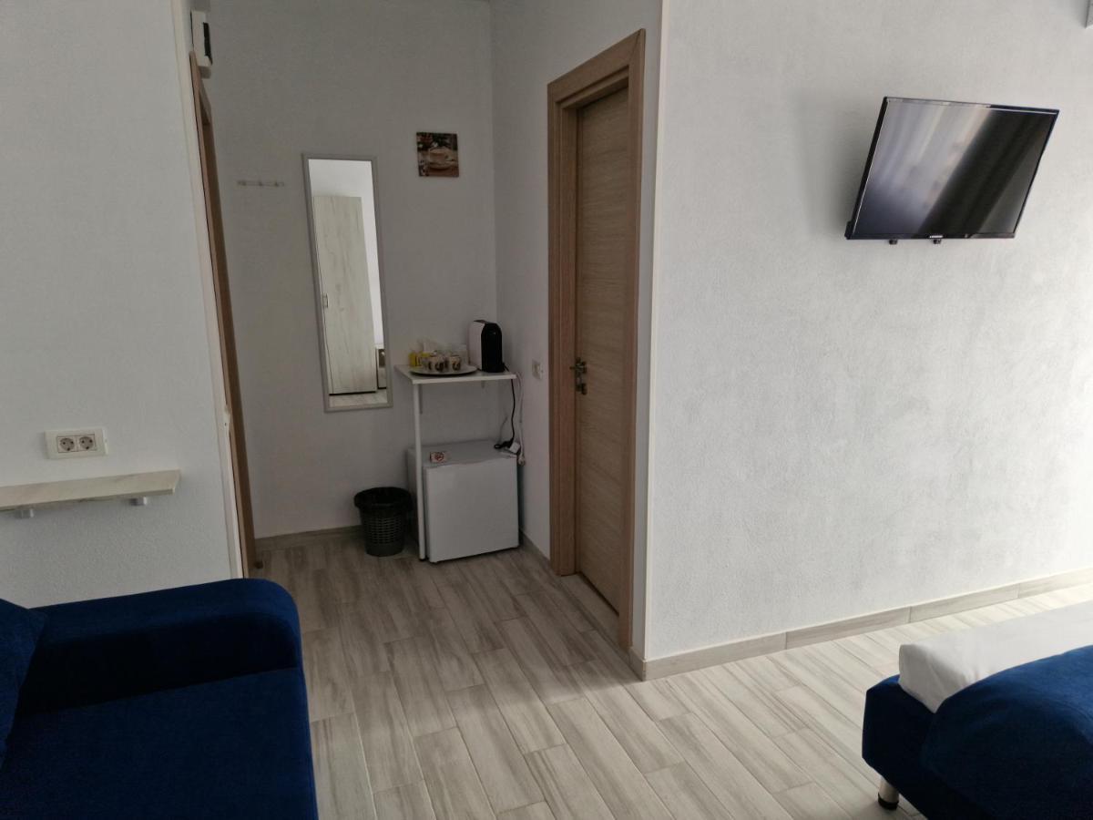 Hotel Yuka Vama Veche Esterno foto