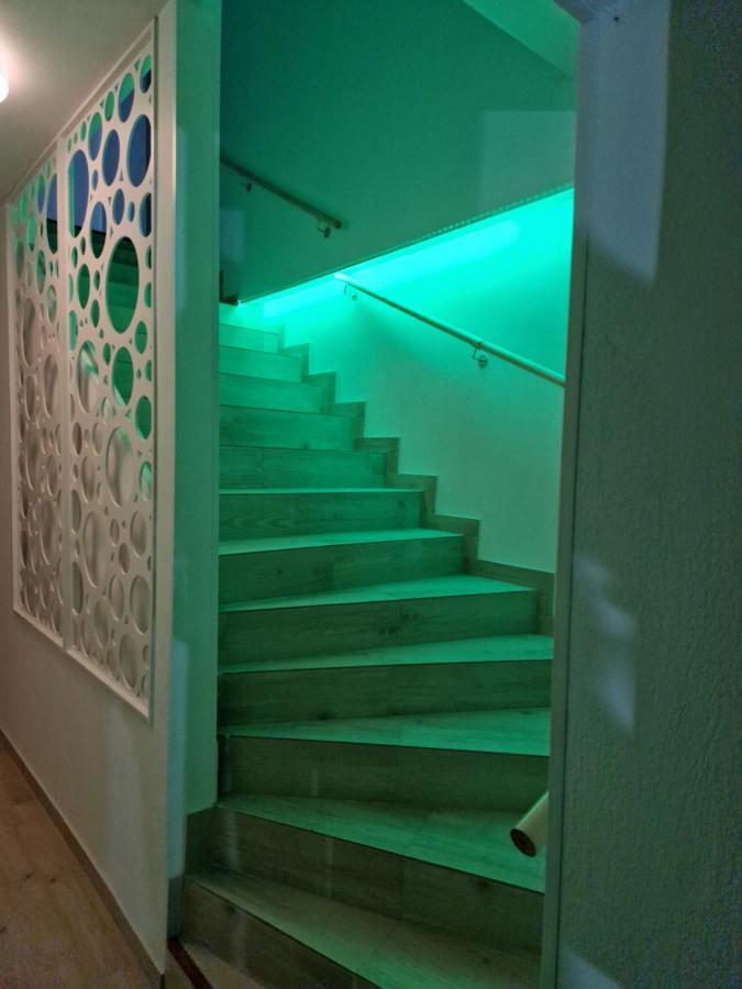 Hotel Yuka Vama Veche Esterno foto