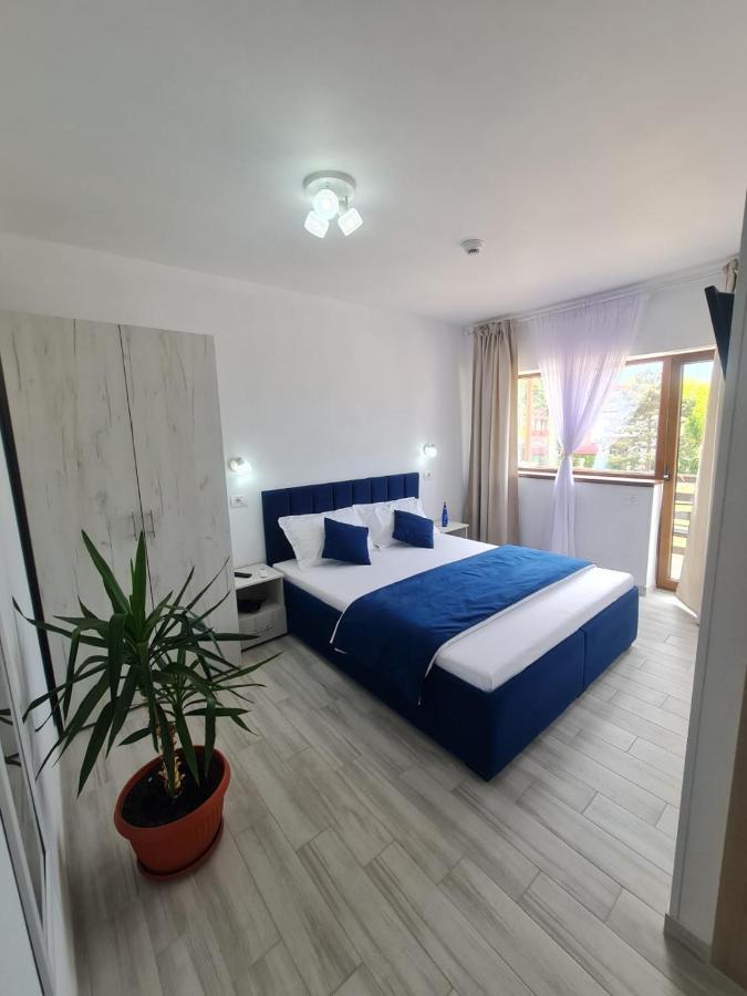 Hotel Yuka Vama Veche Esterno foto