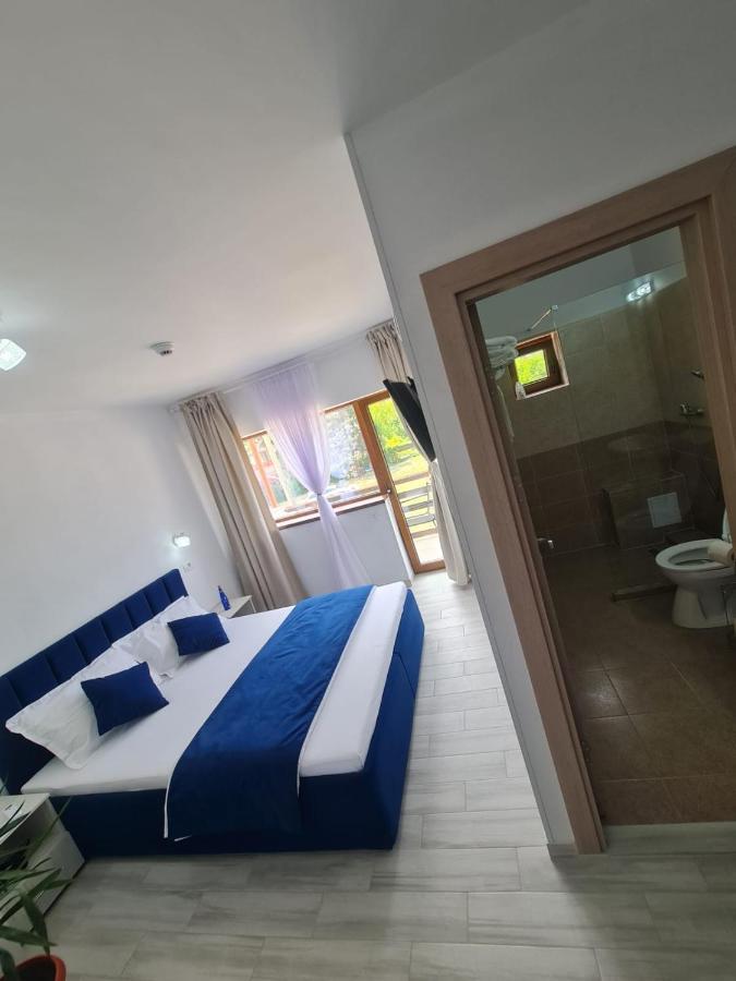 Hotel Yuka Vama Veche Esterno foto