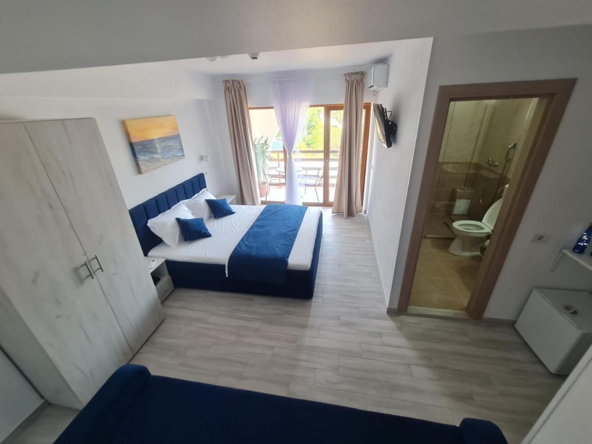 Hotel Yuka Vama Veche Esterno foto