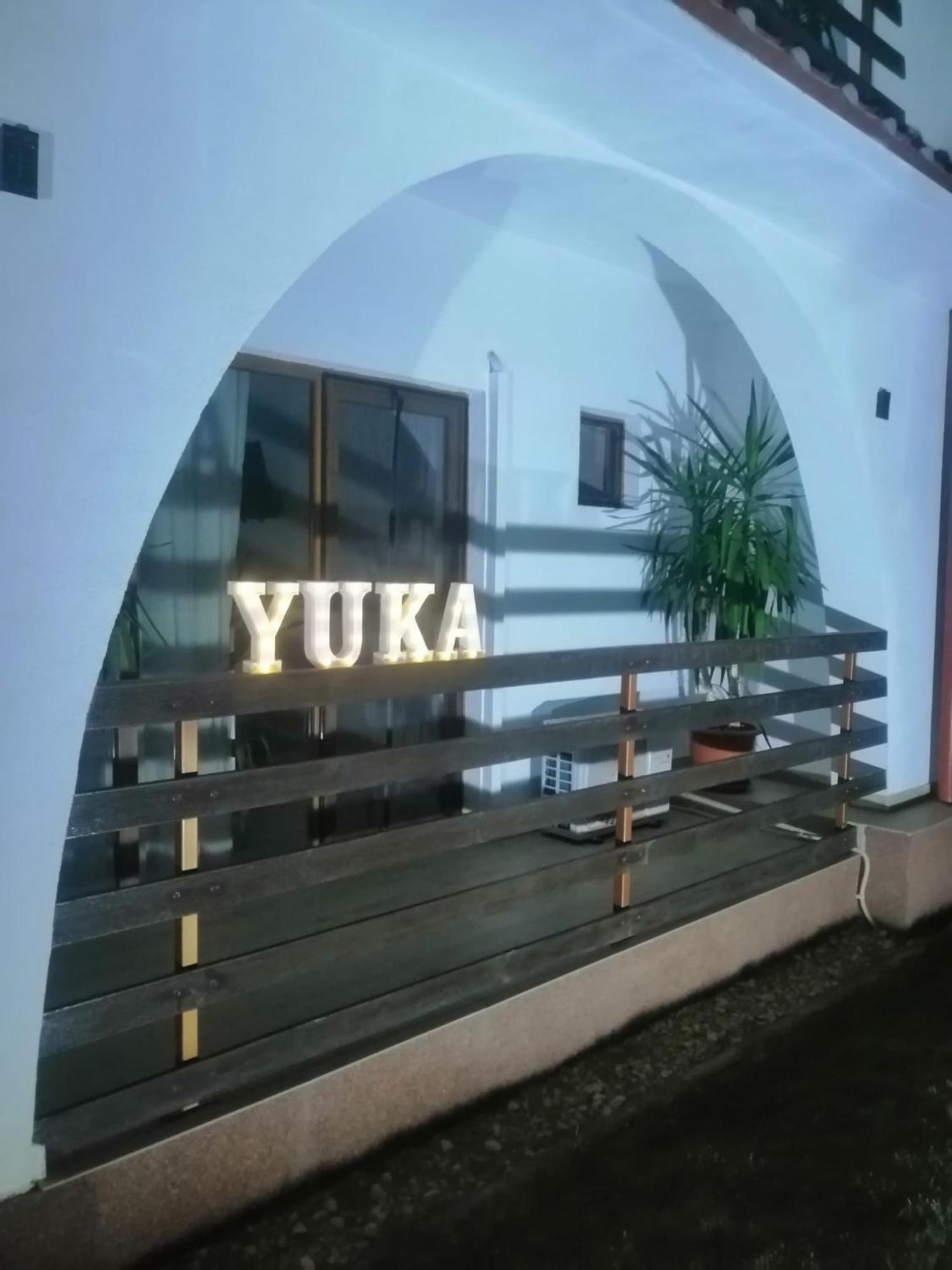Hotel Yuka Vama Veche Esterno foto