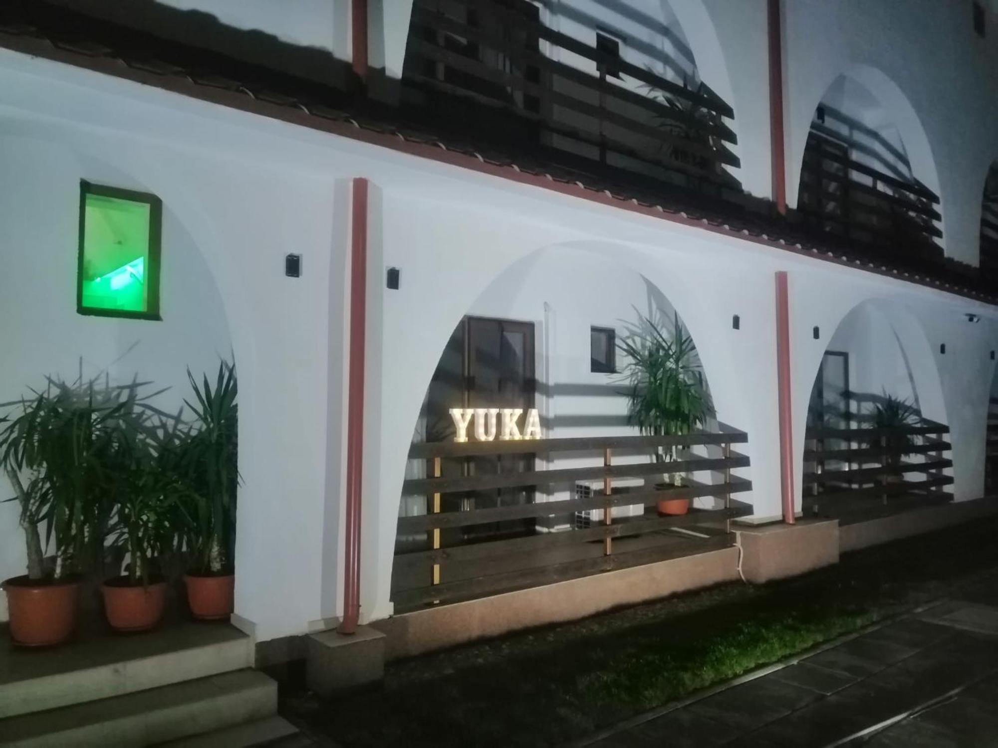 Hotel Yuka Vama Veche Esterno foto